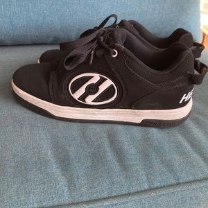 Heeleys youth shoes with wheels on bottom